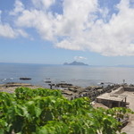 臺鐵便當本舗 - 台東行きの特急に乗っていると、やがて海が見えてきます。