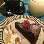 DICE  CAFE - ガトーショコラとホットコーヒー