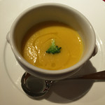 2Leoni - 野菜スープ。隠し味にベーコンの油が入っているのかな。　2015.10