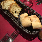 2Leoni - コースのパン２種。とっても美味しい！　2015.10