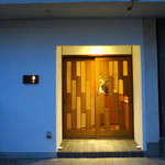 新栄の住宅街にひっそり佇むお店です