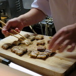 吉い - 天然鰻調理中