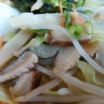 サッポロラーメン 新居浜西店 - しいたけ入ってますね。
