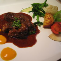 エッソンス・エ・グー - 和牛もも肉の赤ﾜｲﾝ煮01
