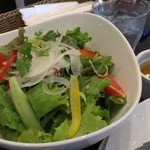 薫キッチン - ランチサラダ（２人前）は、たっぷり４人分くらい