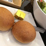 薫キッチン - 熱々パンは全粒粉の薫り