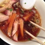 支那ソバ 小むろ - 刻みチャーシューの量を確認