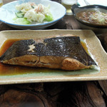 大衆酒場 斎藤 - かれいの煮付け380円