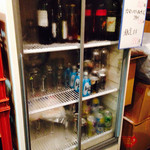 まんもちゃん - ドリンクの冷蔵ケース セルフです