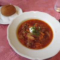 Russian Restaurant ROGOVSKI 銀座 - ピロシキとボルシチ