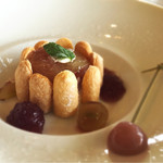 オーベルジュ ド ぷれざんす 桜井 - 無花果の赤ワインポッシェ シャルロット仕立て