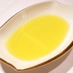 レスアルカーナ - ランチコースB 1512円 のオリーブオイル