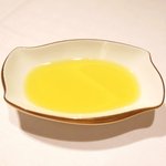 レスアルカーナ - ランチコースB 1512円 のオリーブオイル