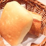 レスアルカーナ - ランチコースB 1512円 のパン2種盛り