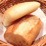 レスアルカーナ - ランチコースB 1512円 のパン2種盛り