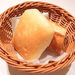 ランチコースB 1512円 のパン2種盛り