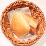 レスアルカーナ - ランチコースB 1512円 のパン2種盛り