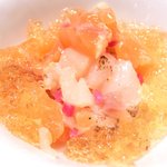 レスアルカーナ - ランチコースB 1512円 のサーモンと帆立のタルタルサラダ仕立て