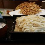 花坊 - おしぼりうどん 1100円+かきあげ 350円。ごぼうと海老のかき揚げはパリパリ、プリプリで美味しい。