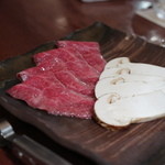 よろにく - 赤みすじと松茸