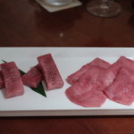 よろにく - 厚切りと薄切りタン