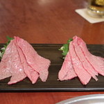 よろにく - 三田牛トモサンカク炙り