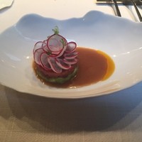 Jean-Georges Tokyo - ★8.5　本マグロのタルタル　アボカド、ラディッシュ　ジンジャーマリナード