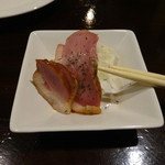 Ninnikuya - ポテトサラダと鴨肉の付き出し