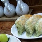 なにや - 卓上セットは酢・ラー油・醤油（ビールとアテと三色大餃子）