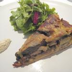 ル・ヴァンキャトル - 季節のキッシュ（サンマのコンフィ・ナス・春菊）