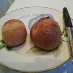 モナリザ - パンにはモナリザの焼き印が。