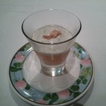 モナリザ 丸の内店 - 冷たいジュレみたいなムースでした。