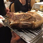 北島亭 - お隣のカップル様の巨大リブロースを撮影させてもらいました