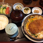 京屋 - カツとじ定食1200円