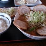 ラーメン 夢一 - 味噌チャーシュー&餃子ライスセット