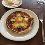 AU GAMIN DE TOKIO table - ムニャムニャのベチョベチョ、マルゲリータピザ