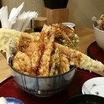 おふくと虎吉 - びっくり虎吉のはみだし天丼1580円税別