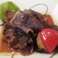 紀尾井 なだ万 - 甘辛に味付けされた牛肉香味焼き。