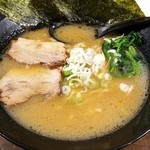 熱血流俺のラーメン - 豚骨醤油ラーメン 680円