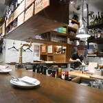 パスターヴォラ - オープンキッチンのカウンター席