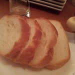 隠ハイド 希SAKU - パン（アヒージョと一緒に）