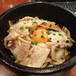 焼肉レストランひがしやま - 塩豚玉ビビンバ　５５０円
