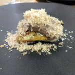 ドンブラボー - レアなサンマを濃厚に蒸して更に濃厚な鶏レバーパテを重ね、栗のカツブシかけ