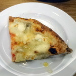 ドンブラボー - クワトロフォルマッジォに北海道産ピュアな蜂蜜