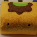 和スイーツ福嶋屋 - （2015/8月）「ぐんまちゃん生ロールケーキ」を正面からみると若干カッパっぽい。