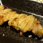 炭火焼き酒場 華蔵 - パリパリ鶏皮