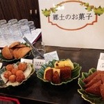 シルクイン鹿児島 - 九州銘菓コーナー。飲み物も含めてもちろん、朝食代に含まれてる。