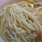 中華そば 一休 - ツルッツルの細麺