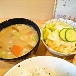 とん汁・ポテトサラダ