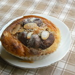 ウルーウール - 栗がゴロンと入ったデニッシュ